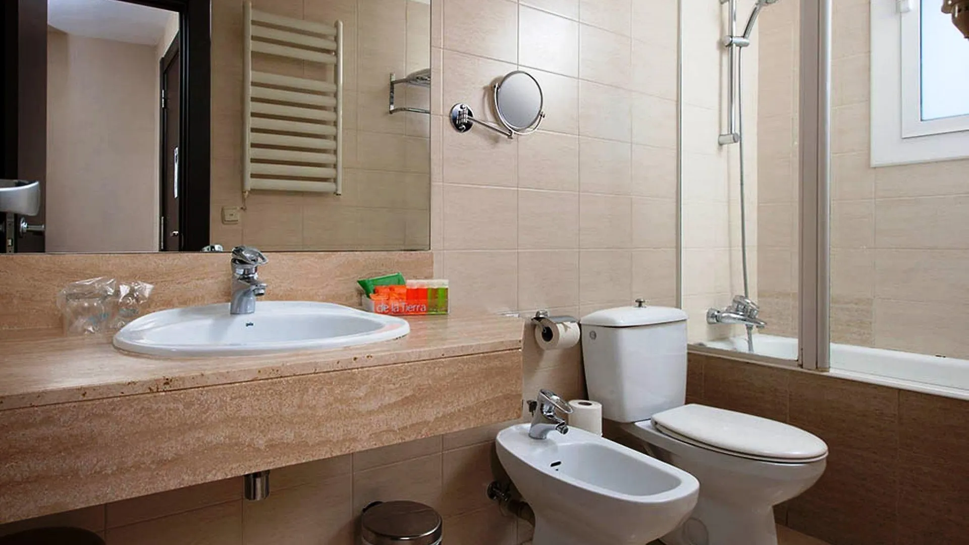 Hotel Nh Barcelona Les Corts 3*,  Spanien
