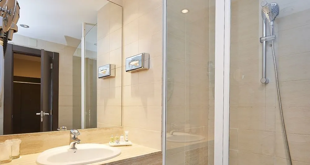 Nh Barcelona Les Corts Hotel